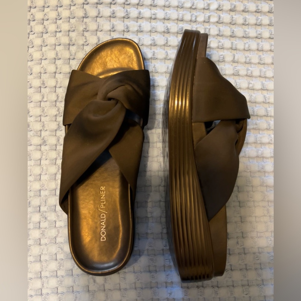 🖤Donald Pliner Women'S Flat Sandal 🖤
